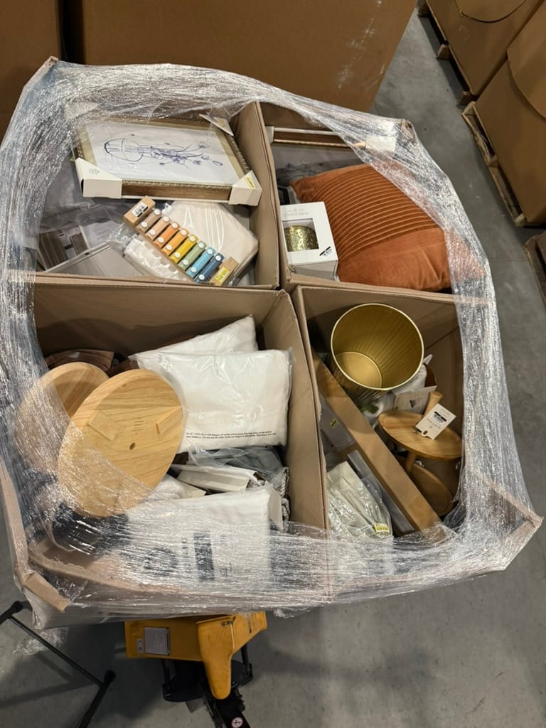 Pallet of home décor and general merchandise